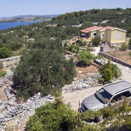 بيت ضيافة House Rusticana Sali, Dugi Otok Near Np Kornati سالي
