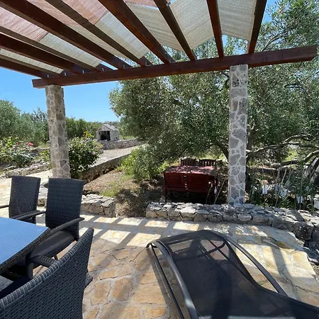 House Rusticana Sali, Dugi Otok Near Np Kornati بيت ضيافة سالي